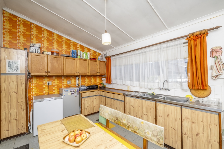 4 Bedroom Property for Sale in Oostersee Western Cape
